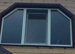 Изготовление и установка окна нестандартной формы с отделкой наружных металлических отосов